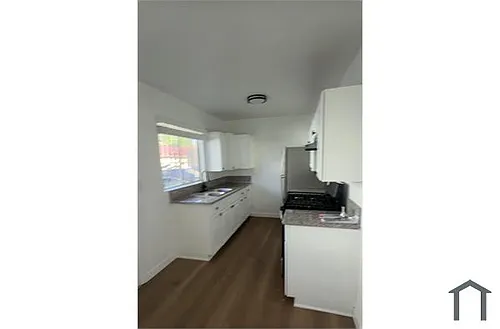8645 S Figueroa St #2 Photo 1