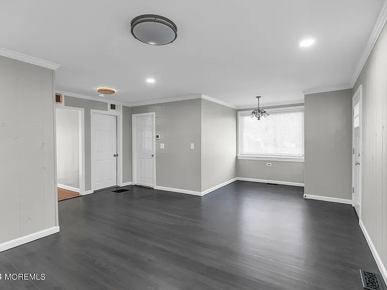 717 Harmony Rd — Photo 8