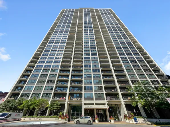 1560 N Sandburg Ter APT 1505, Chicago, IL 60610