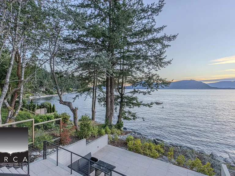 8885 Lawrence Way — Photo 12