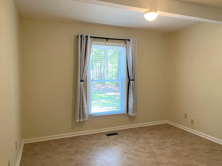 20 White Dogwood Rd #F — Photo 12