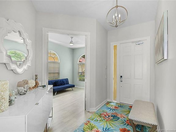 4th image of 1577 SW Balmoral Trce