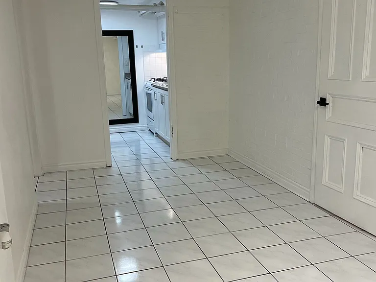 347 Walmer Rd #BASEMENT — Photo 9