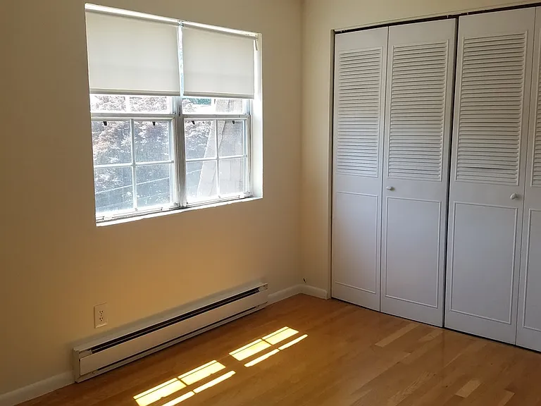 Elmwood Park — Photo 15