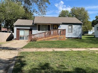 1009 Dexter St, Clay Center, KS 67432