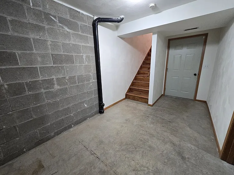 512 Harding St — Photo 17
