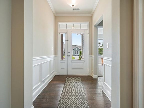 3rd image of 209 Aspen Way