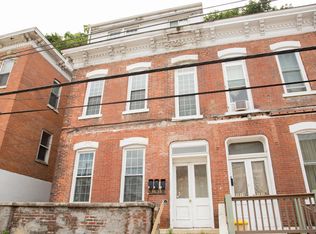 1015 Bluff St #2, Dubuque, IA 52001