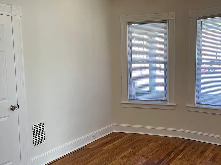 85 Kings Hwy E — Photo 13
