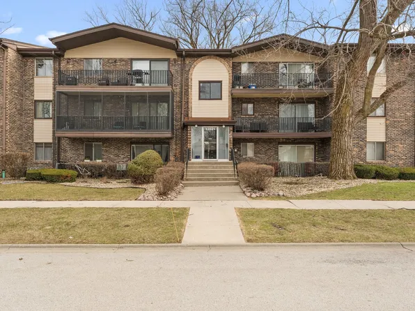 13521 Le Claire Ave APT 66, Crestwood, IL 60445