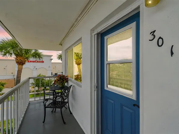 8080 112th St APT 301, Seminole, FL 33772