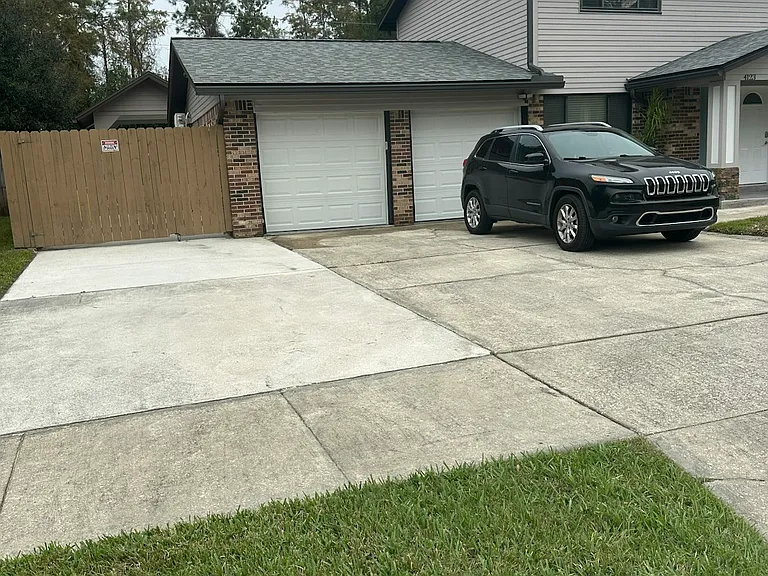 Front gate/extra front parking