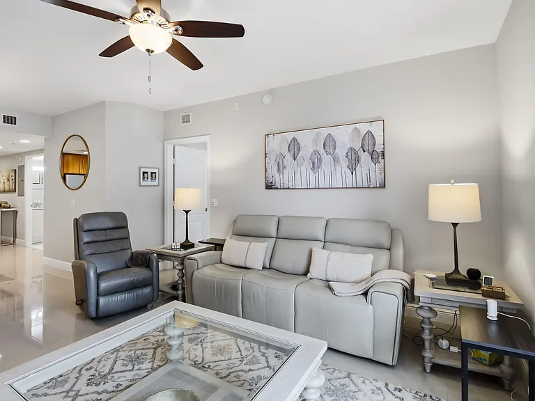 191 SE 20th Ave #210 — Photo 22
