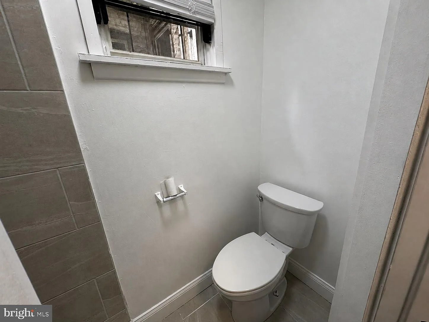 1 bed, 2304 sqft, $1,400 — Photo 4