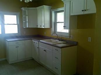 4th image of 8518 Blocher St