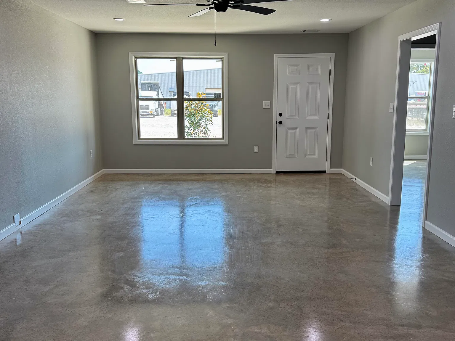 3 bed, 1350 sqft, $1,450 — Photo 4