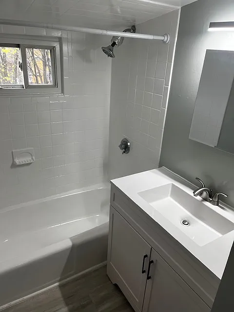 Building Photo - 111 Saint Rose St