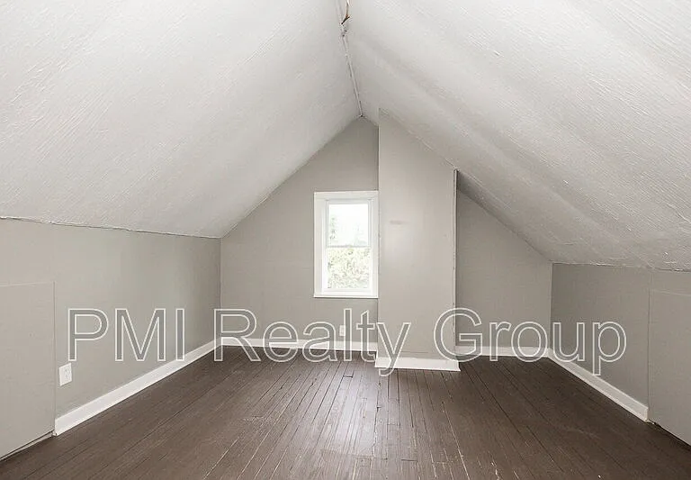 888 Evangeline Rd — Photo 24