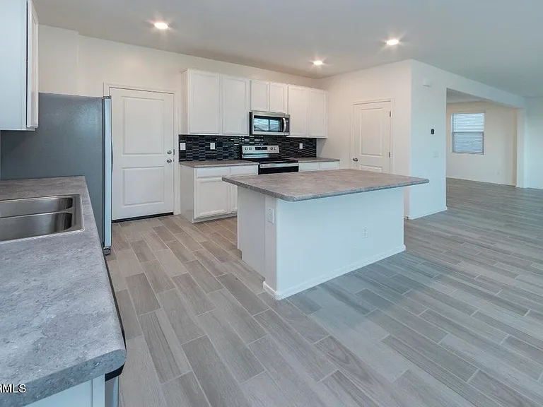 7243 N 125th Dr — Photo 7
