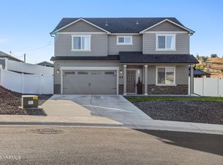 12 S 12th Street Loop, Selah, WA 98942