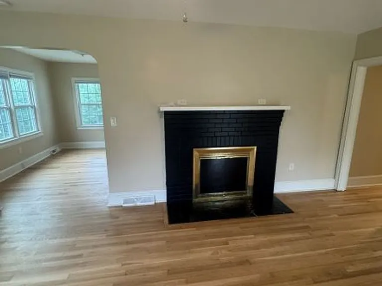 205 Ashmore St — Photo 2
