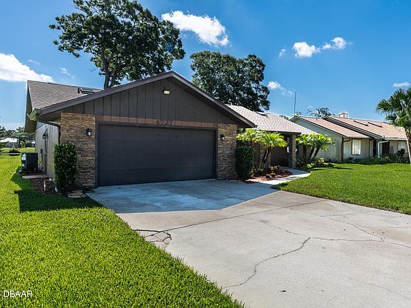 4th image of 4727 Hidden Lake Dr