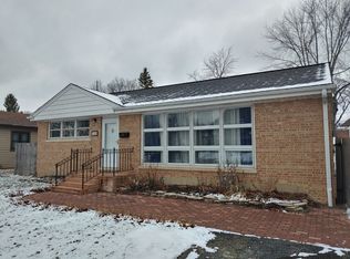 2164 Farnsworth Ln, Northbrook, IL 60062