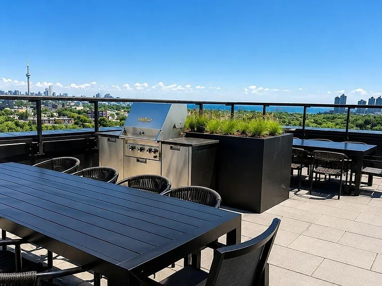1660 Bloor St W #418 — Photo 32