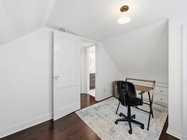 8 Rosewood Ave — Photo 16