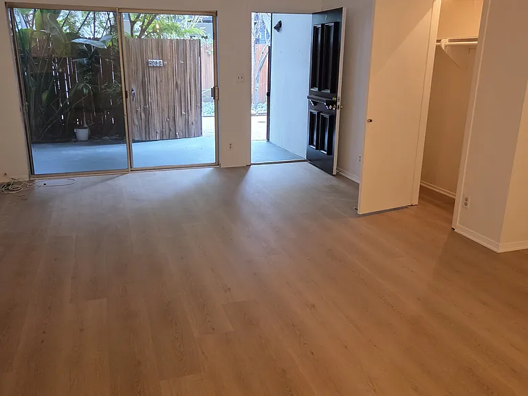 520B W Knoll Dr #520B — Photo 4