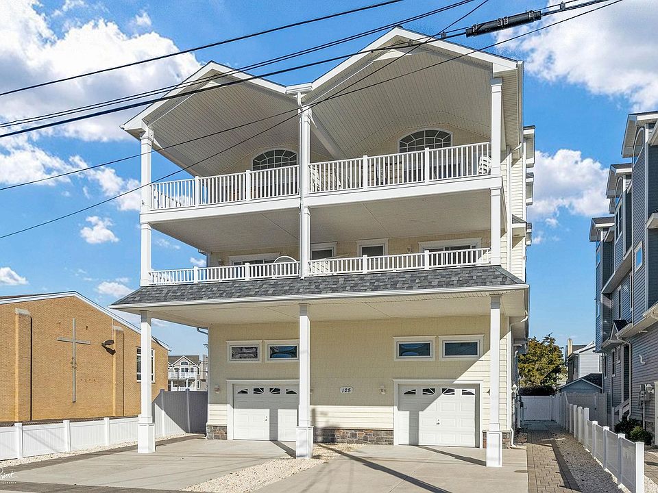 1st image of 125 45th St E #Sea