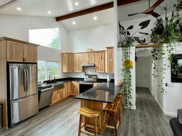 3019 Kentwood Dr, Eugene, OR 97401