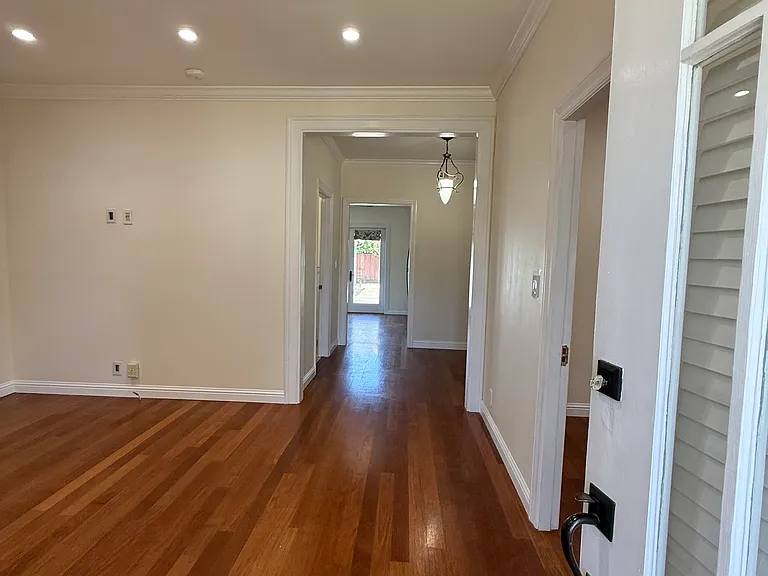 509 Bayswater Ave — Photo 8