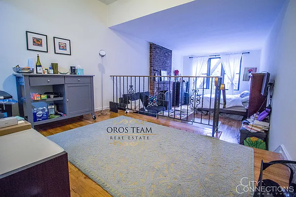 Rented by City Connections Realty | media 32