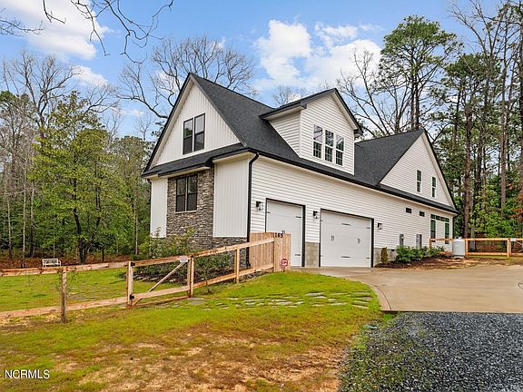 4th image of 165 Riding Lane