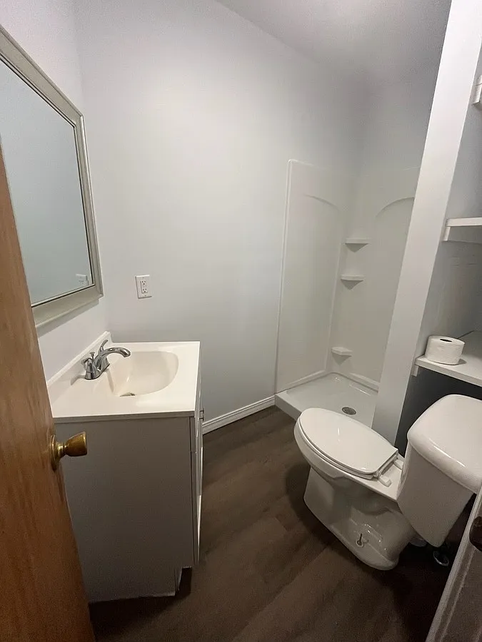 Building Photo - 305 E Grove St #1