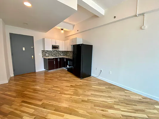 Rented by City Connections Realty | media 10