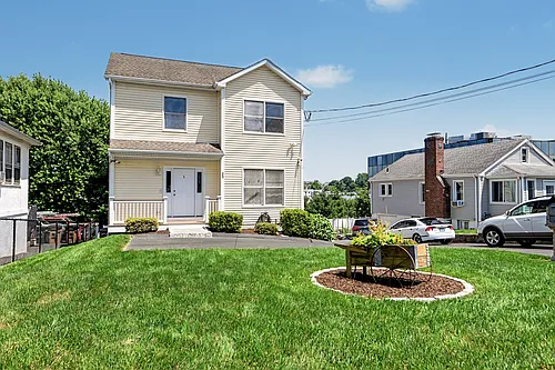 21 Whitmore Ln #1 Photo 1