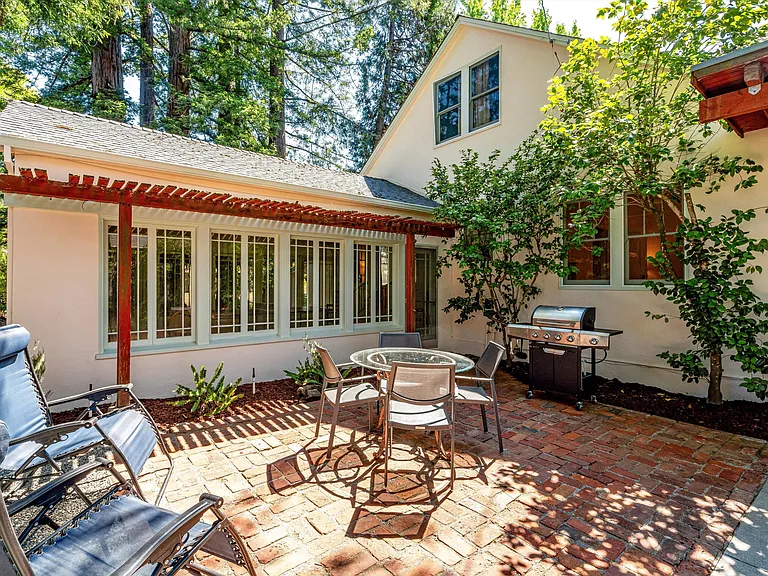 742 Austin Ave — Photo 39