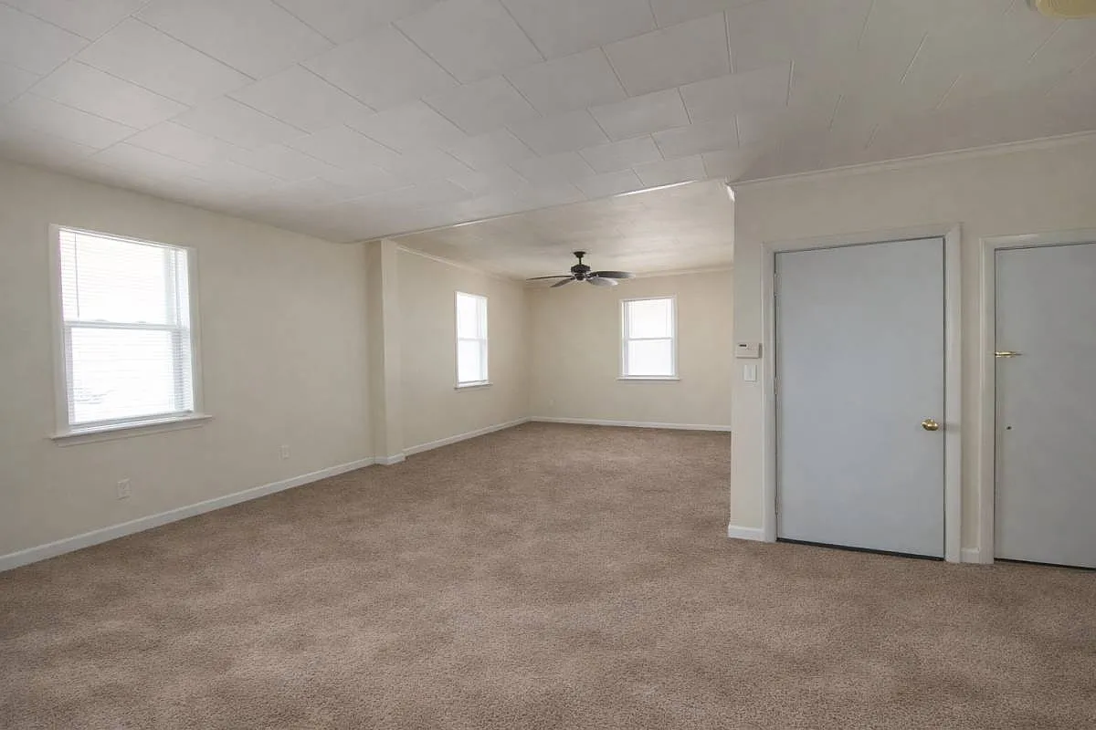 110 9th Avenue West — Photo 3