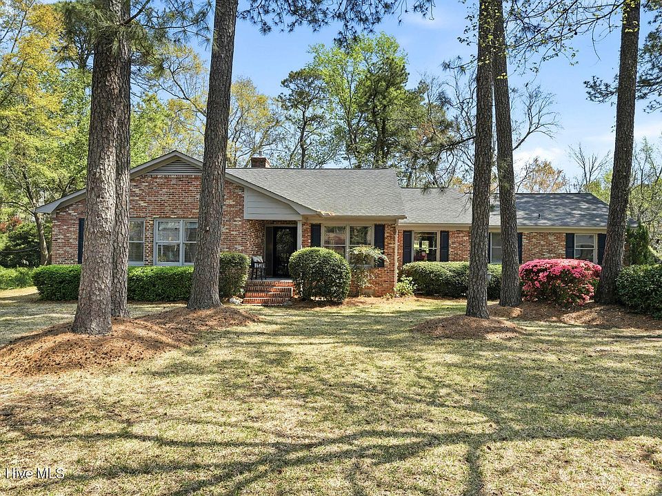 1st image of 302 Suffolk Lane
