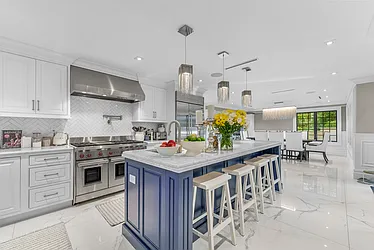 Sold by PRENDAMANO REAL ESTATE
