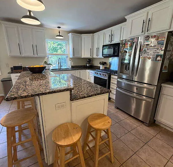 1909 Rollins Dr — Photo 10