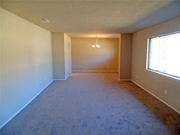 5th image of 1708 Hilltop Ln