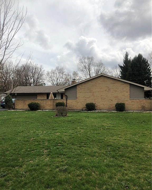 1st image of 150 W Dwight Dr