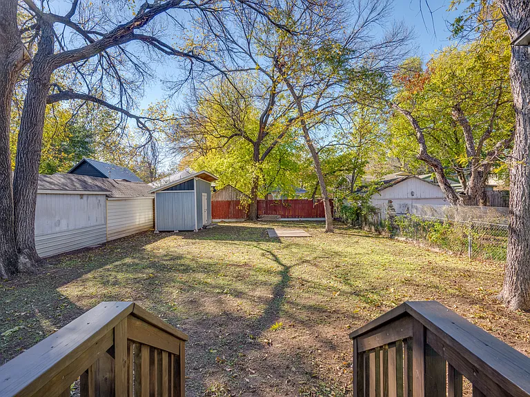 1303 Canterbury St — Photo 21