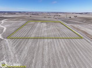 3299 79th St, Norway, IA 52318