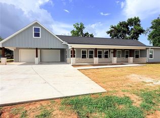 301 E San Bernard St, Brazoria, TX 77422