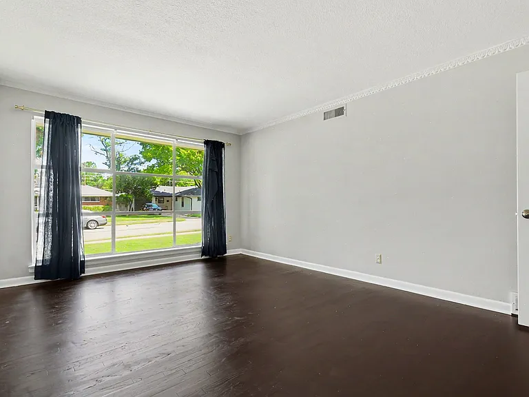 10028 San Lorenzo Dr — Photo 8