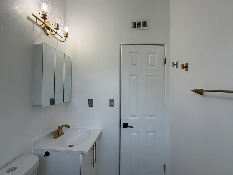 4870 Seminole Ave — Photo 22